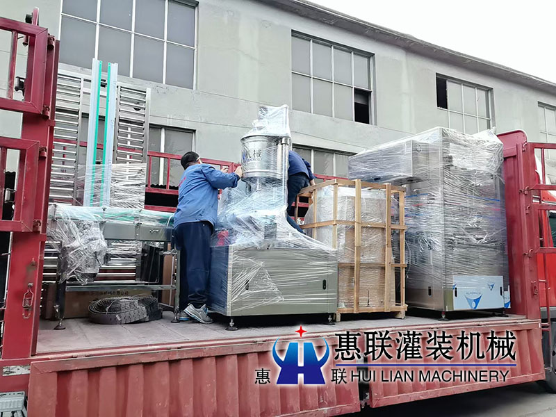 整套食用油灌裝生產線發往沂水